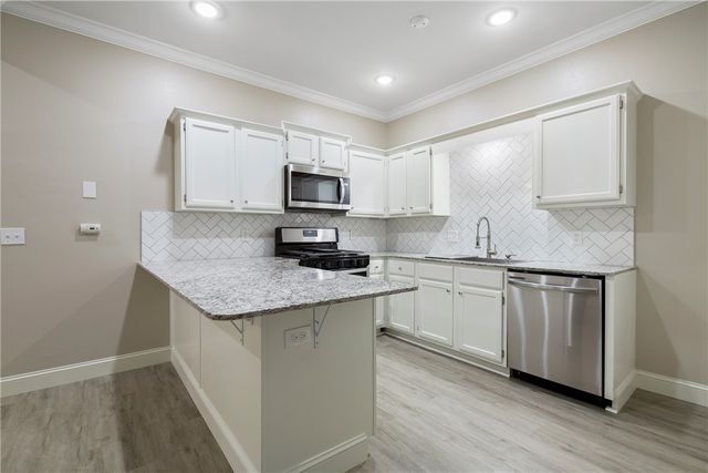 605 N 7Th Street, Rogers, AR 72756
