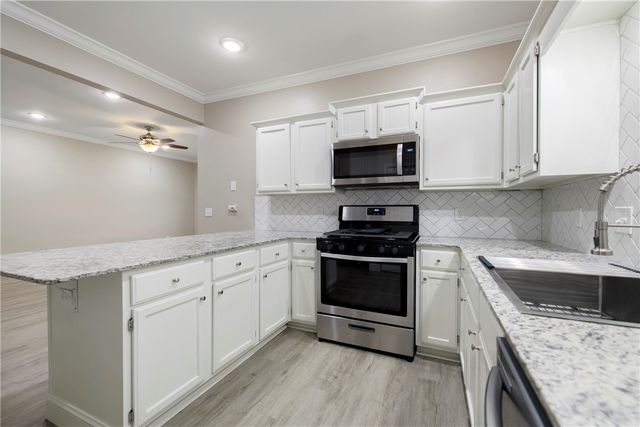 605 N 7Th Street, Rogers, AR 72756