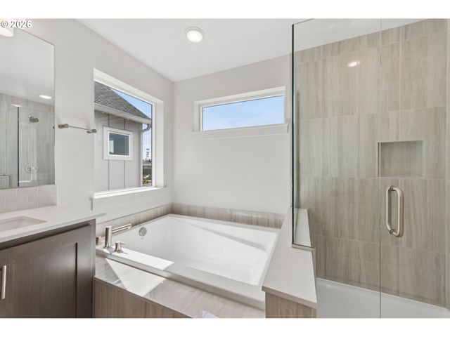 8533 Se Crescent Dr, Hillsboro, OR 97123
