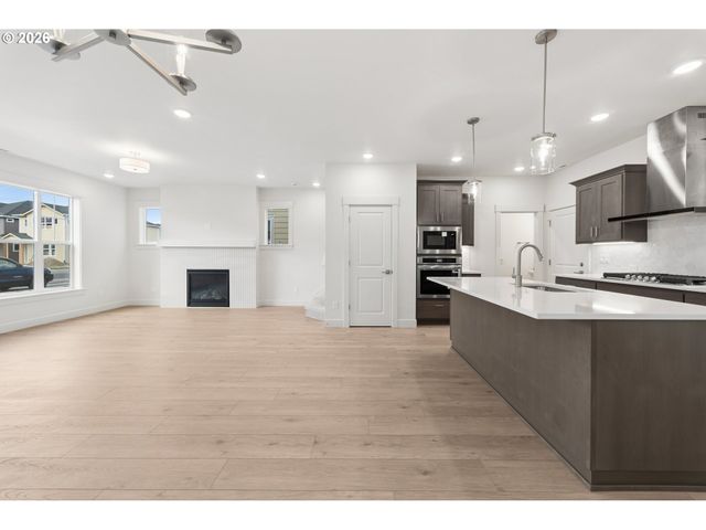 8533 Se Crescent Dr, Hillsboro, OR 97123