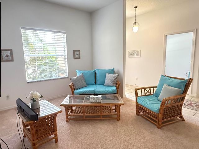 3620 2nd Street SW, Vero Beach, FL 32968
