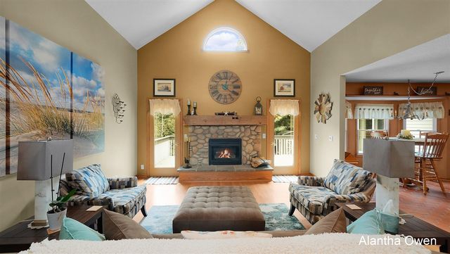 18443 Iroquois Drive, Spring Lake, MI 49456