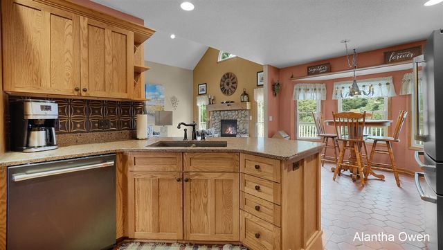 18443 Iroquois Drive, Spring Lake, MI 49456