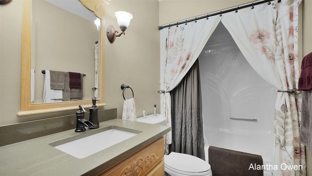 18443 Iroquois Drive, Spring Lake, MI 49456