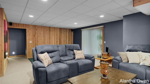 18443 Iroquois Drive, Spring Lake, MI 49456