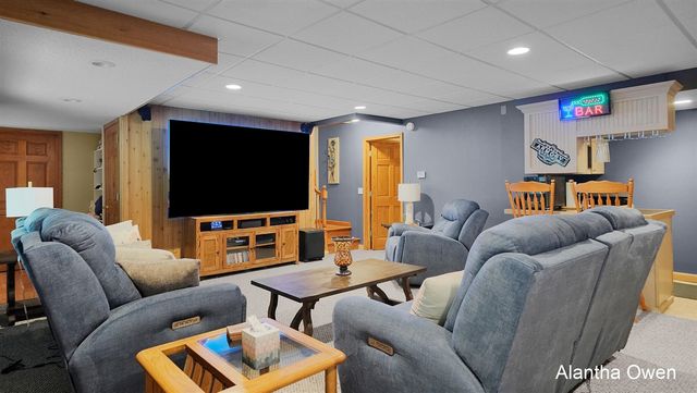 18443 Iroquois Drive, Spring Lake, MI 49456