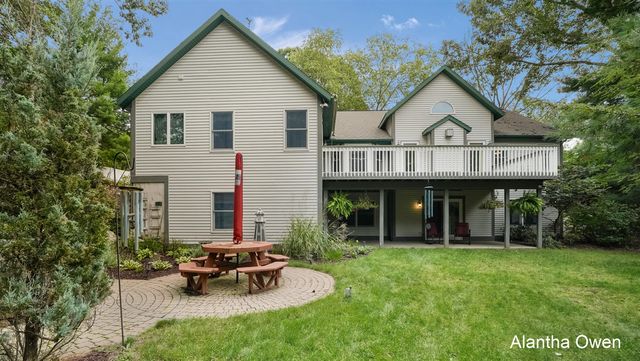 18443 Iroquois Drive, Spring Lake, MI 49456