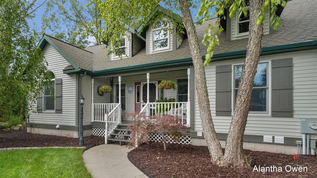 18443 Iroquois Drive, Spring Lake, MI 49456