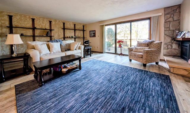 1235 W NICOLET CIRCLE, Appleton, WI 54914