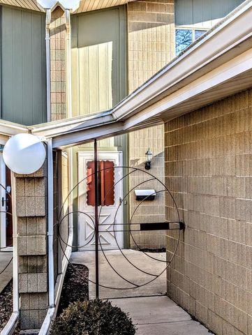 1235 W NICOLET CIRCLE, Appleton, WI 54914