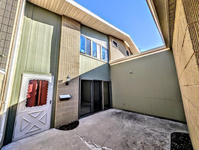 1235 W NICOLET CIRCLE, Appleton, WI 54914