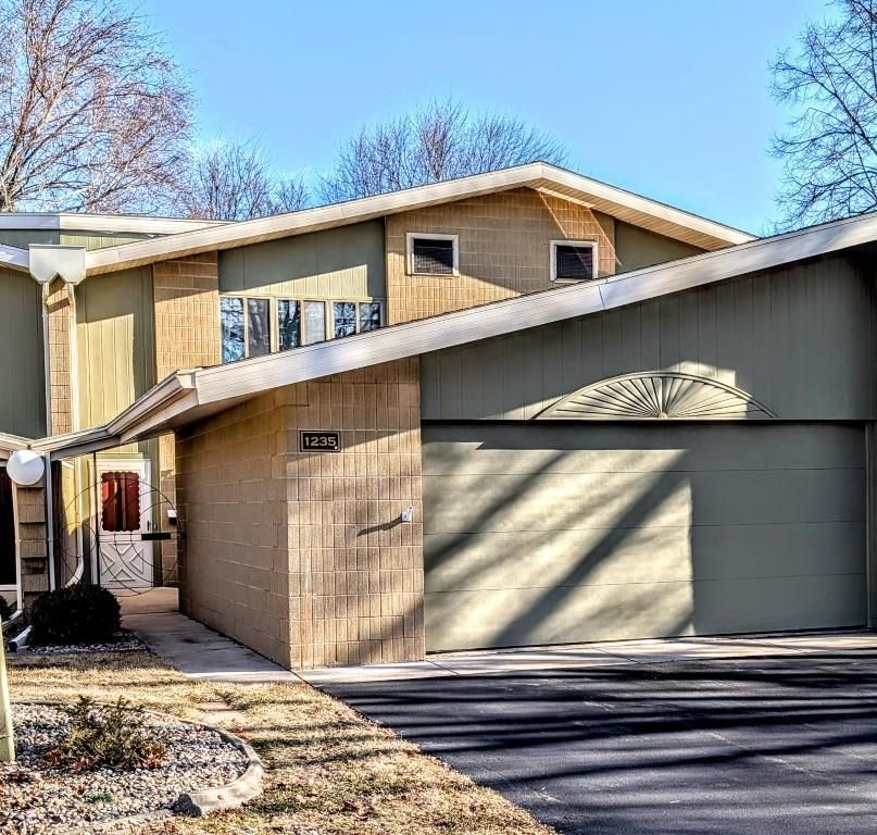 1235 W NICOLET CIRCLE, Appleton, WI 54914
