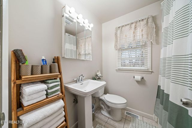 929 Sunset Drive, Cookeville, TN 38501