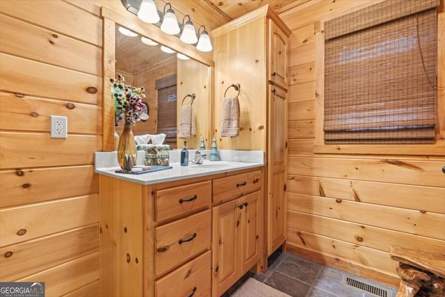 61 Grove Lane, Ellijay, GA 30540