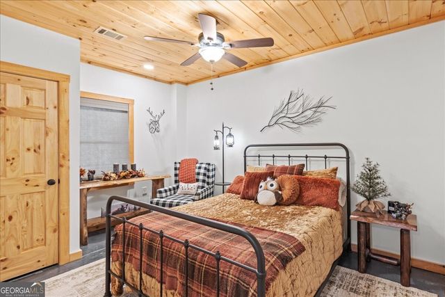 61 Grove Lane, Ellijay, GA 30540