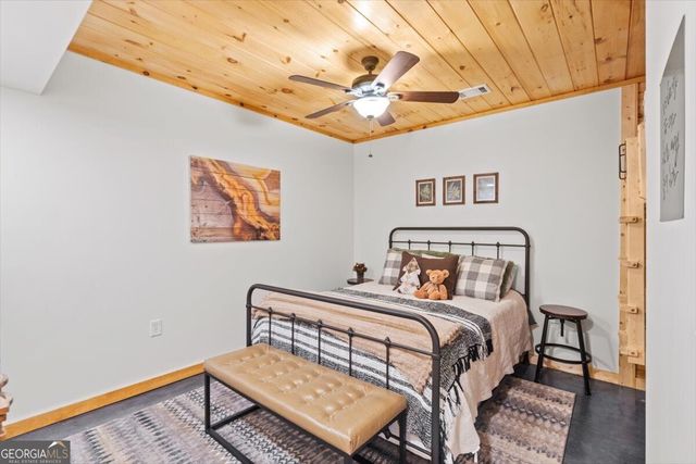 61 Grove Lane, Ellijay, GA 30540