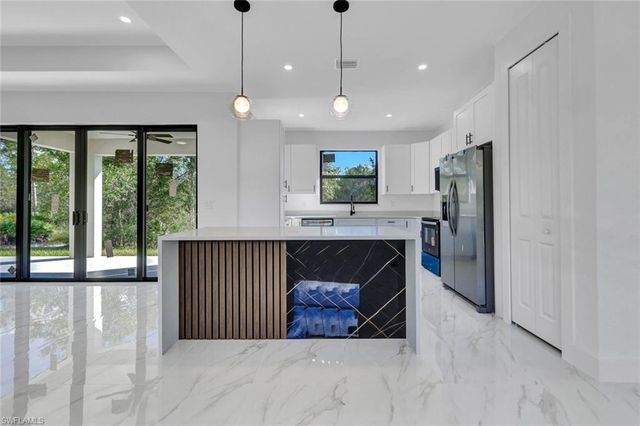 2002 E 10th ST, Lehigh Acres, FL 33936