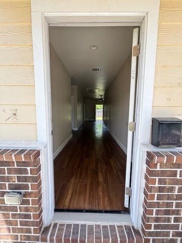 10525 Burman Street, Houston, TX 77029