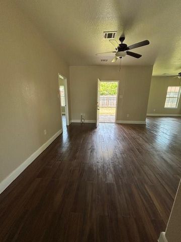 10525 Burman Street, Houston, TX 77029