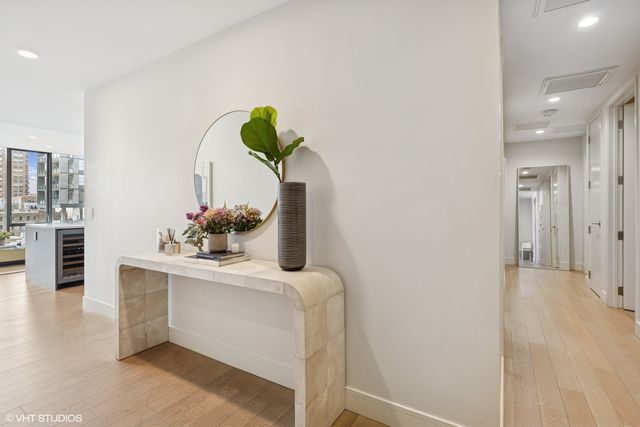 366 W Superior Street 702, Chicago, IL 60654