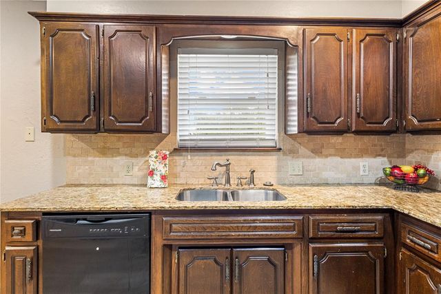 171 Circle Drive, Weatherford, OK 73096