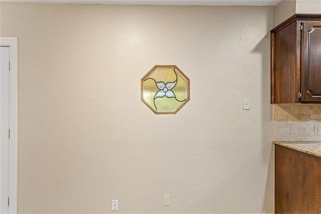 171 Circle Drive, Weatherford, OK 73096