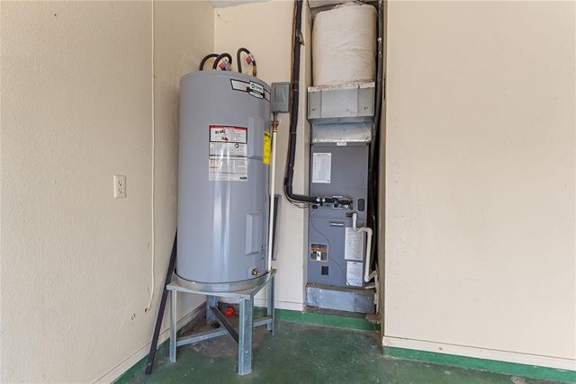 171 Circle Drive, Weatherford, OK 73096