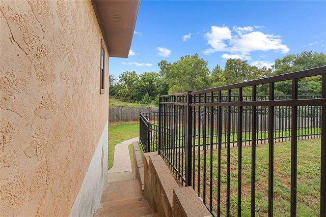 171 Circle Drive, Weatherford, OK 73096