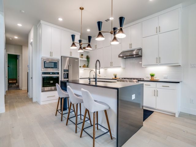 7404 Collin McKinney Parkway, Mckinney, TX 75070