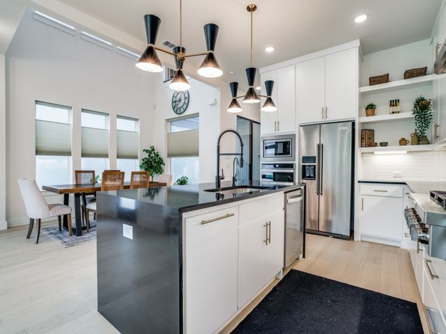 7404 Collin McKinney Parkway, Mckinney, TX 75070