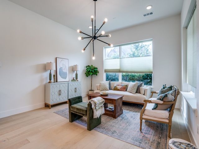7404 Collin McKinney Parkway, Mckinney, TX 75070