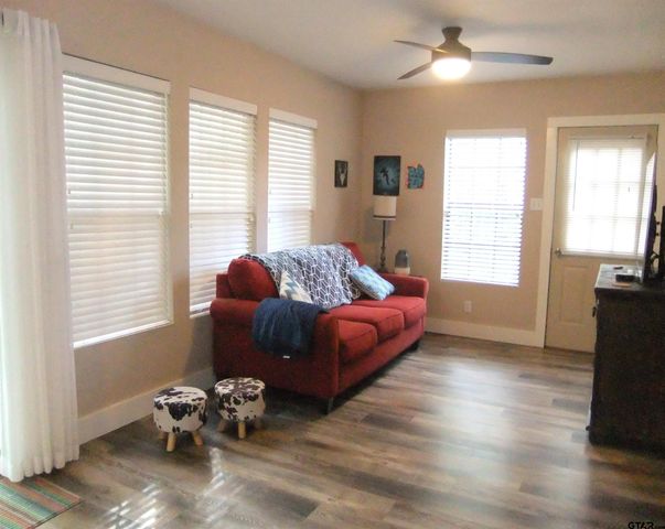 117 Cottonwood Cove, Holly Lake Ranch, TX 75765