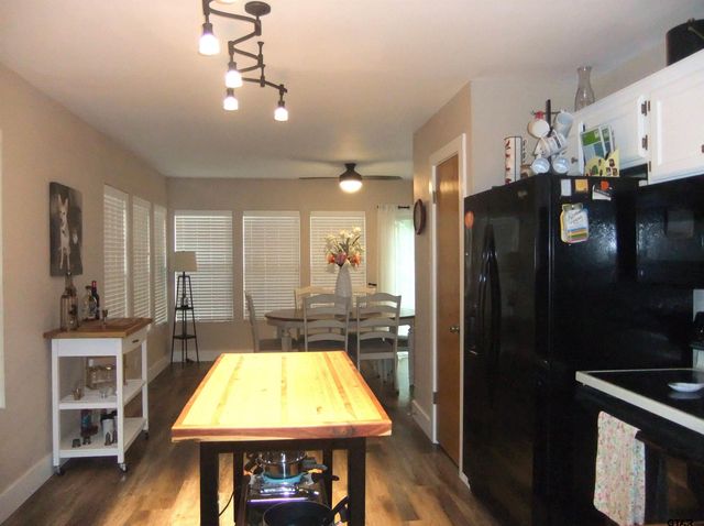 117 Cottonwood Cove, Holly Lake Ranch, TX 75765