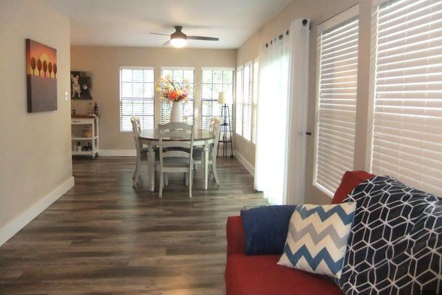 117 Cottonwood Cove, Holly Lake Ranch, TX 75765