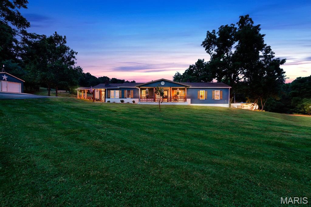 12272 Hyfield Road, De Soto, MO 63020