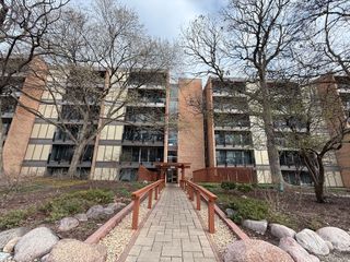 6000 Oakwood Drive 1E, Lisle, IL 60532