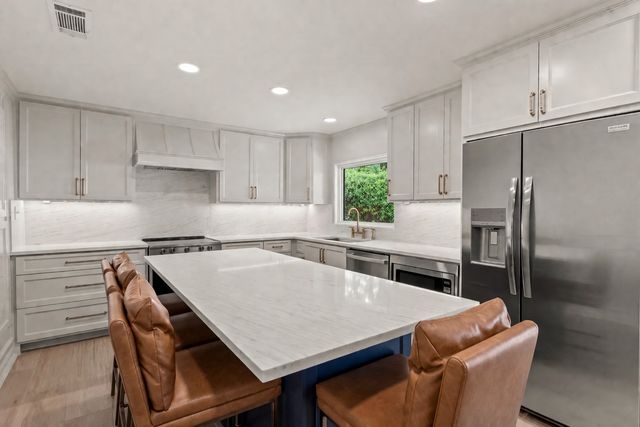 158 Deer Island Road, Mabank, TX 75156