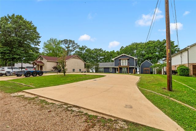 158 Deer Island Road, Mabank, TX 75156