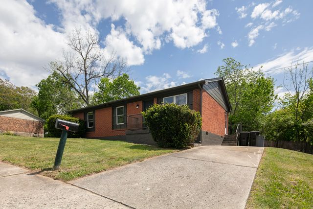 210 Chapel Street, Paris, KY 40361