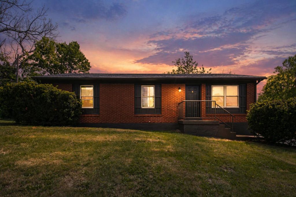 210 Chapel Street, Paris, KY 40361