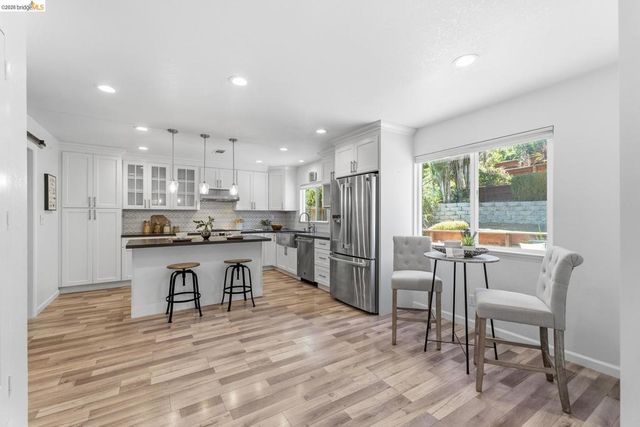 2239 Southwest Ct, Martinez, CA 94553