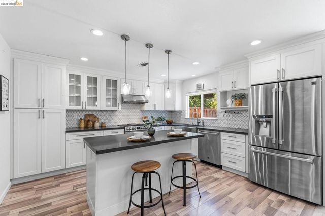 2239 Southwest Ct, Martinez, CA 94553