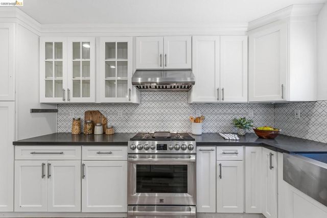 2239 Southwest Ct, Martinez, CA 94553