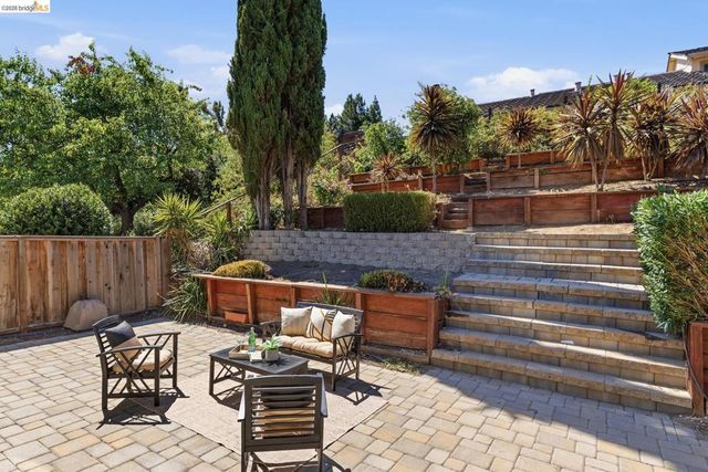 2239 Southwest Ct, Martinez, CA 94553