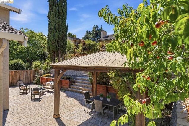 2239 Southwest Ct, Martinez, CA 94553
