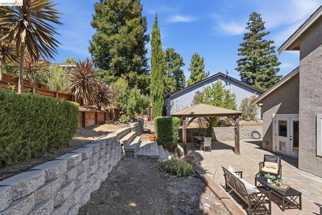 2239 Southwest Ct, Martinez, CA 94553