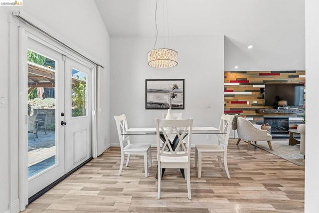 2239 Southwest Ct, Martinez, CA 94553