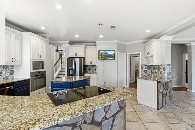 4114 LUCKENBACH RD, San Antonio, TX 78251