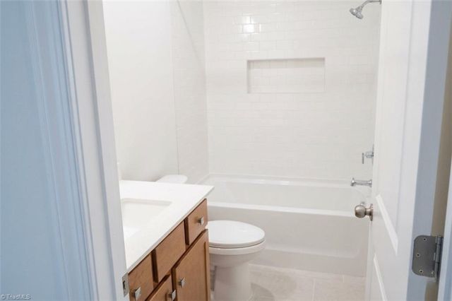 5158 Paramount Road 1062, Pfafftown, NC 27040