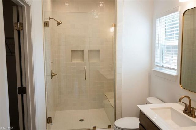 5158 Paramount Road 1062, Pfafftown, NC 27040